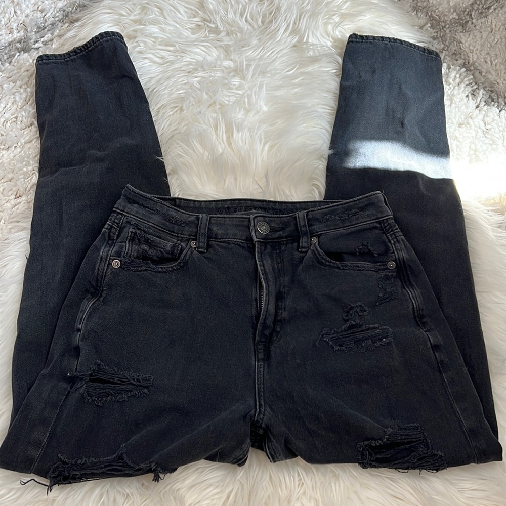 American Eagle High Waisted Mom Jean Black and Distressed